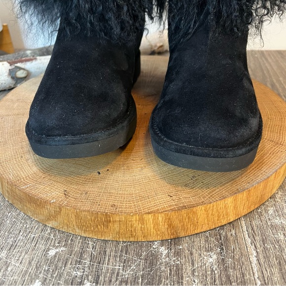 *UGG | Classic Short Curly Sheepskin Cuff Mongolian Black Suede Boots Size 6 - Picture 10 of 15